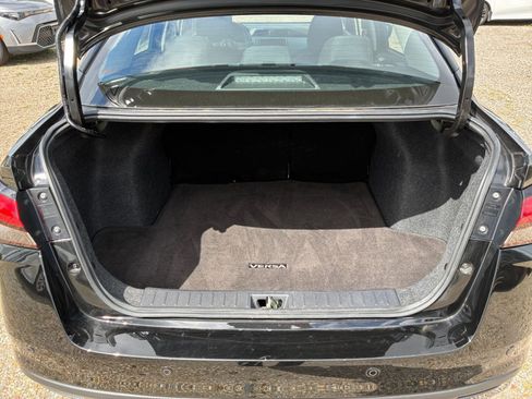 Used 2025 Nissan Versa SV FWD image 24