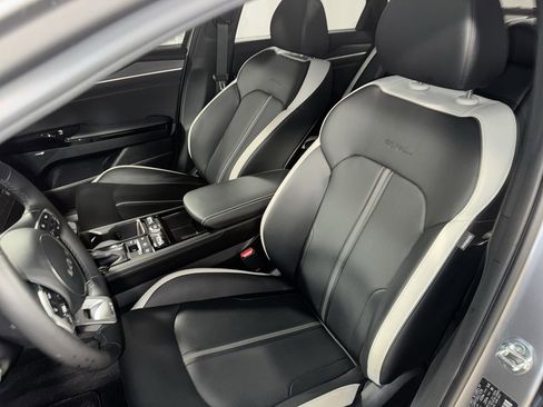 Used 2025 Kia K5 GT-Line w/ GT-Line Premium Package image 16