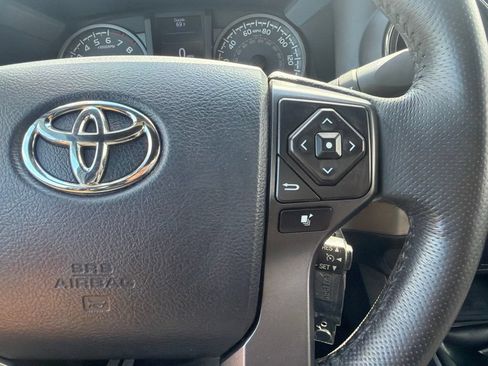 Used 2017 Toyota Tacoma TRD Pro AWD/4WD image 29