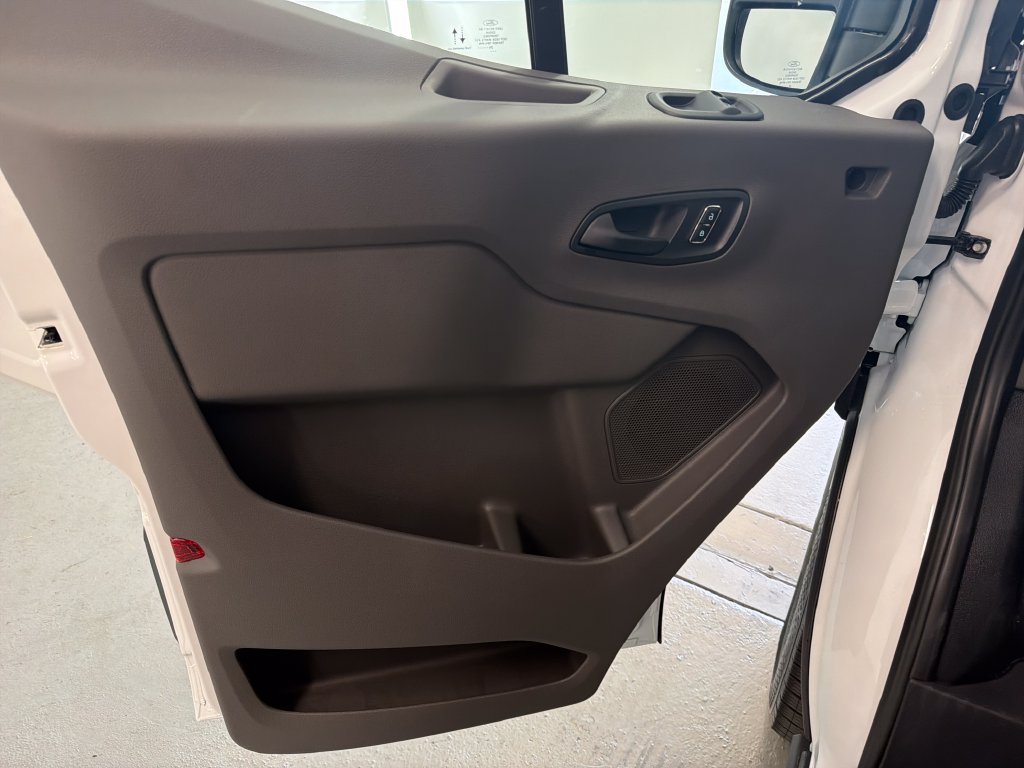 New 2027 Ford Transit 250 148 Medium Roof RWD image 12