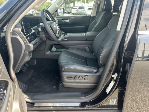 Used 2025 INFINITI QX80 Sensory AWD/4WD image 9