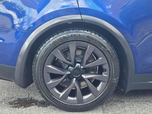 Used 2024 Tesla Model X image 16