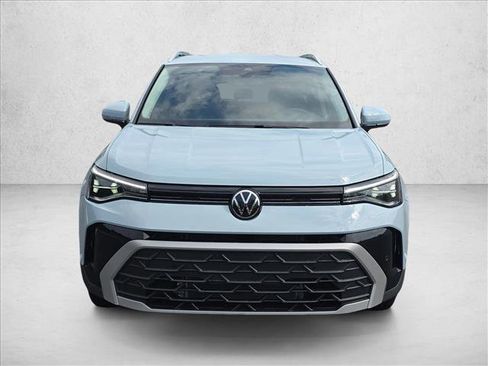 New 2026 Volkswagen Taos SE FWD image 10