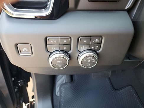 New 2026 GMC Sierra 1500 Denali w/ Denali Reserve Package AWD/4WD image 32