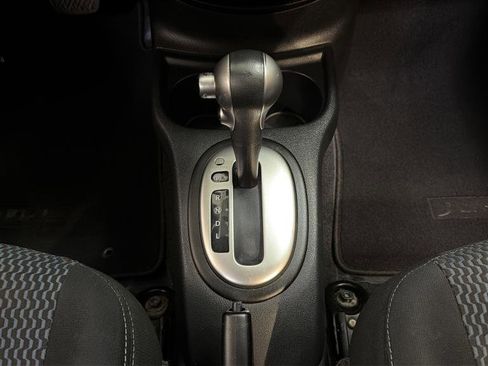 Used 2016 Nissan Versa Note SV image 23