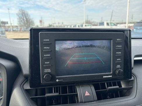 Used 2021 Toyota RAV4 XLE image 25