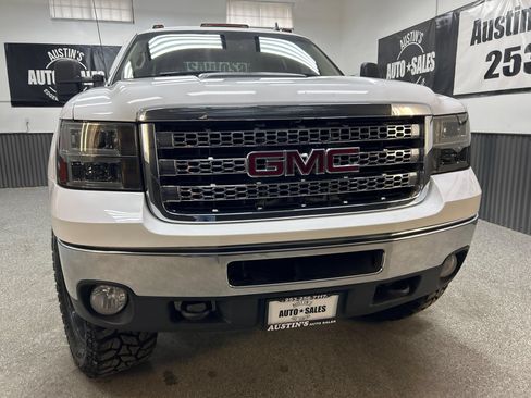 Used 2013 GMC Sierra 2500 SLT w/ SLT Convenience Package AWD/4WD image 2