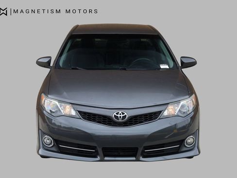Used 2012 Toyota Camry SE image 5