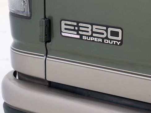 Used 2002 Ford E-350 and Econoline 350 Van image 20