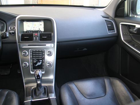 Used 2016 Volvo XC60 T5 Premier w/ Protection Package FWD image 10