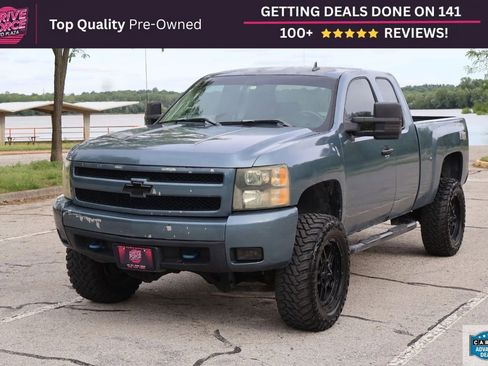 Used 2007 Chevrolet Silverado 1500 LT w/ 1LT Convenience Package AWD/4WD image 1