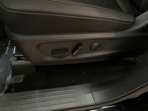 Used 2025 Nissan Pathfinder SV image 22