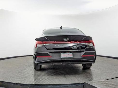 Used 2025 Hyundai Elantra SEL image 7