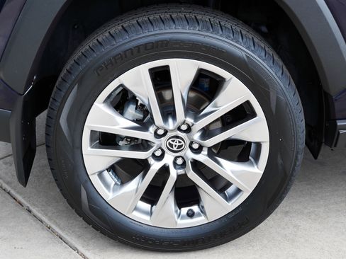 Used 2021 Toyota RAV4 Limited AWD/4WD image 11