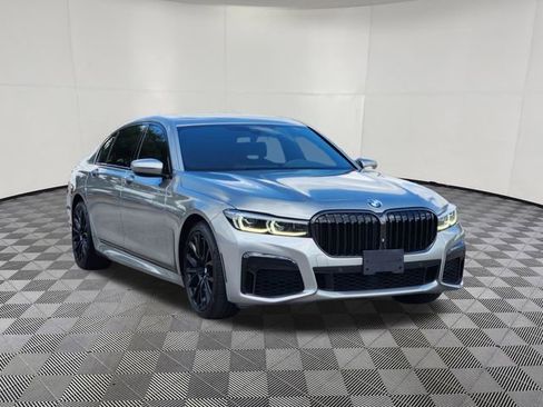 Used 2022 BMW 750i xDrive w/ M Sport Package AWD/4WD image 2