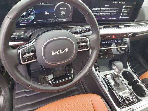 Used 2024 Kia Carnival SX Prestige FWD image 12