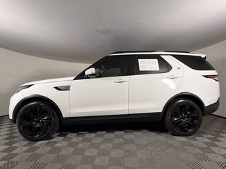 Used 2018 Land Rover Discovery SE AWD/4WD video 3