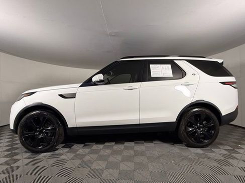 Used 2018 Land Rover Discovery SE AWD/4WD image 3