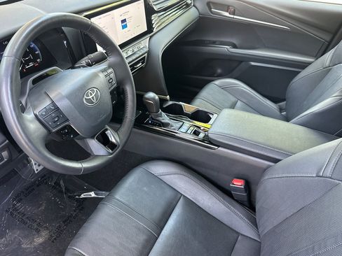 Used 2025 Toyota Camry XSE w/ Premium Plus Package AWD/4WD image 4