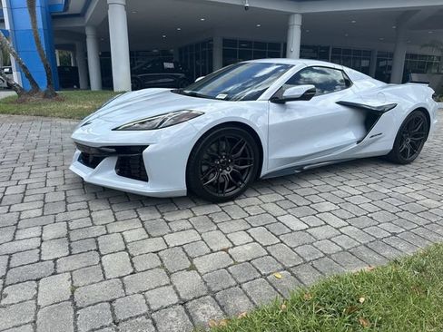 Used 2023 Chevrolet Corvette Z06 RWD image 20