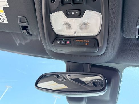 Used 2021 Chevrolet TrailBlazer ACTIV w/ Sun and Liftgate Package FWD image 17