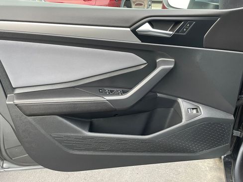 Used 2025 Volkswagen Jetta SE image 20