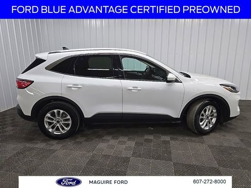 Certified 2020 Ford Escape SE FWD image 3
