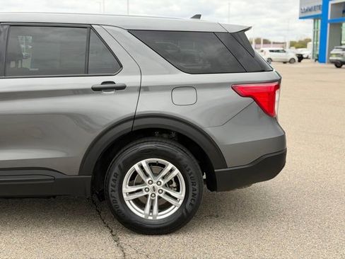 Used 2023 Ford Explorer 4WD w/ Class IV Trailer Tow Package image 12