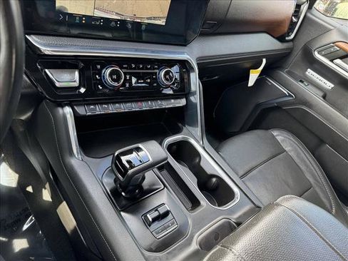 Used 2023 GMC Sierra 1500 Denali w/ Technology Package AWD/4WD image 16
