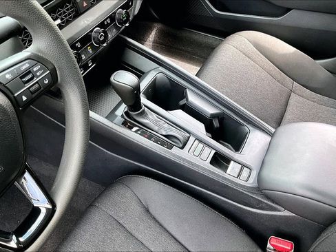 Used 2025 Honda Accord SE image 15