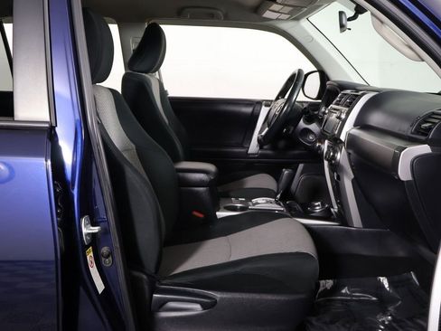 Used 2018 Toyota 4Runner SR5 AWD/4WD image 23