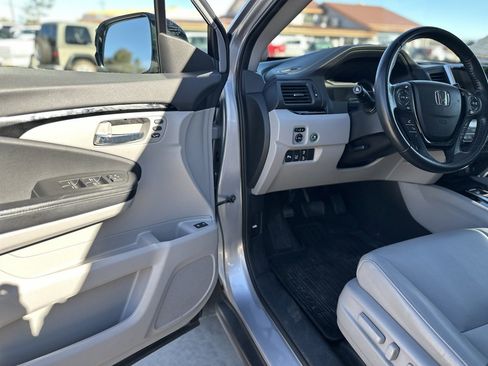 Used 2017 Honda Pilot Touring image 13