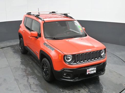 Used 2018 Jeep Renegade Latitude w/ Cold Weather Group image 40