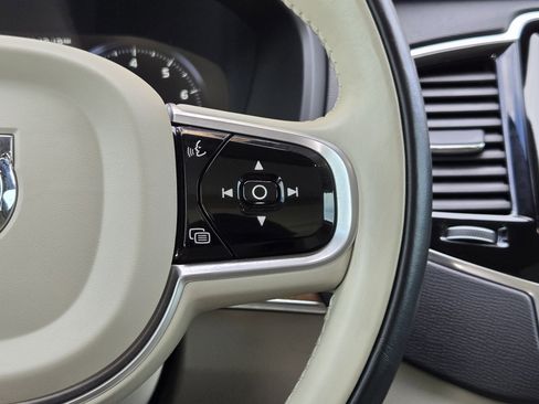 Used 2021 Volvo XC90 T6 Momentum w/ Protection Package Premier image 40