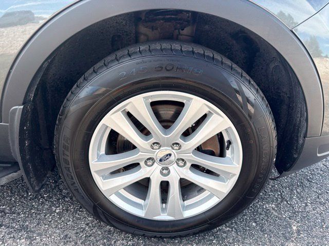 Used 2018 Ford Explorer XLT w/ Equipment Group 202A AWD/4WD image 14
