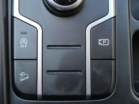 Certified 2023 Kia Sorento LX FWD image 35