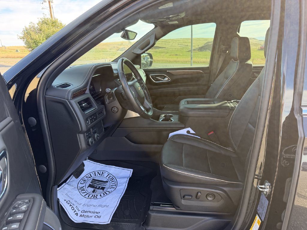 Used 2023 Chevrolet Tahoe Premier AWD/4WD image 11