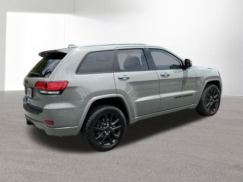Used 2021 Jeep Grand Cherokee Laredo X AWD/4WD image 3