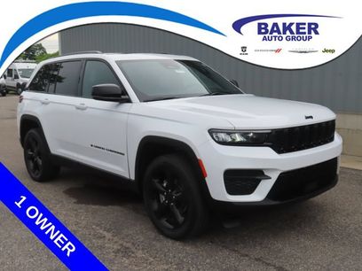 Used 2023 Jeep Grand Cherokee Altitude