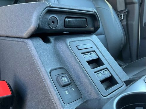 Used 2026 Ford Bronco Badlands AWD/4WD image 38