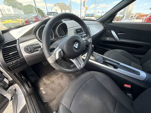 Used 2005 BMW Z4 2.5i RWD image 10