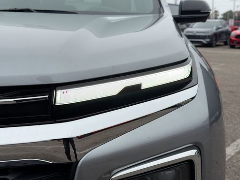 Used 2024 Chevrolet Traverse LT image 9