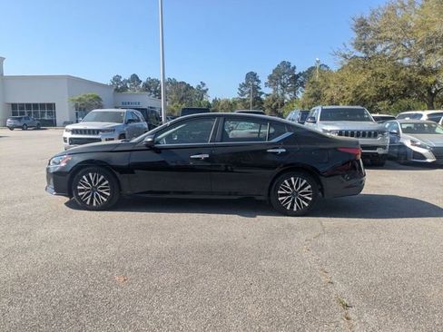 Used 2025 Nissan Altima 2.5 SV image 6