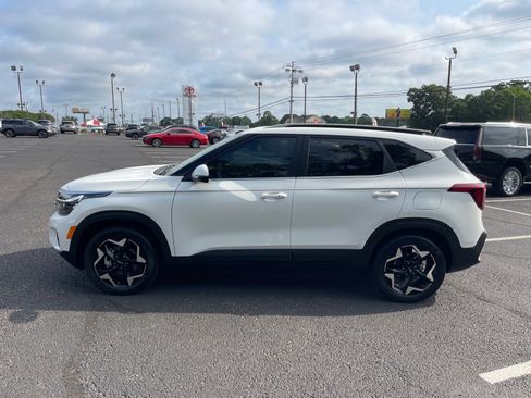 Used 2026 Kia Seltos EX FWD image 13