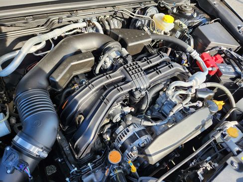 Certified 2024 Subaru Crosstrek 2.5i Limited w/ Popular Package #4A image 9