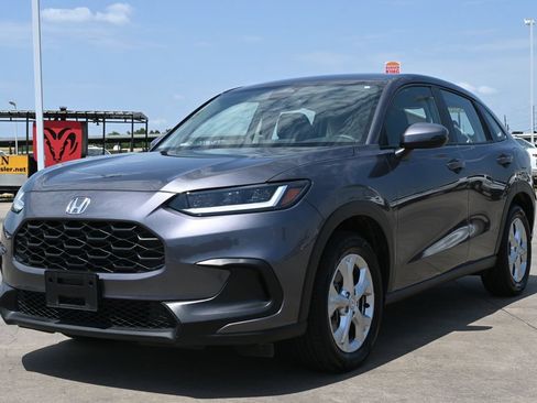Used 2025 Honda HR-V LX image 2