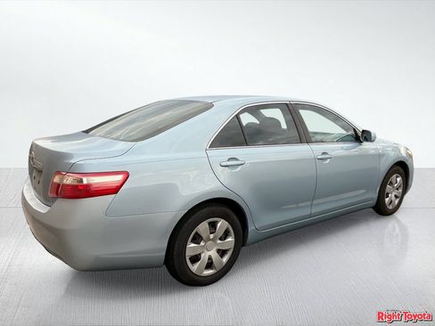Used 2009 Toyota Camry LE FWD image 4