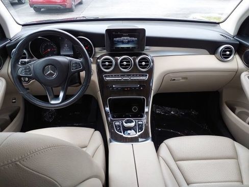 Used 2017 Mercedes-Benz GLC 300 4MATIC image 8