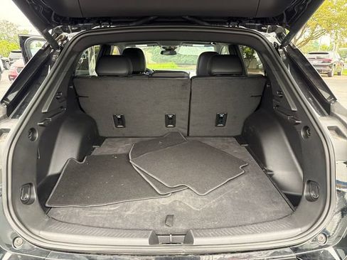Certified 2025 Chevrolet Equinox EV LT FWD image 21