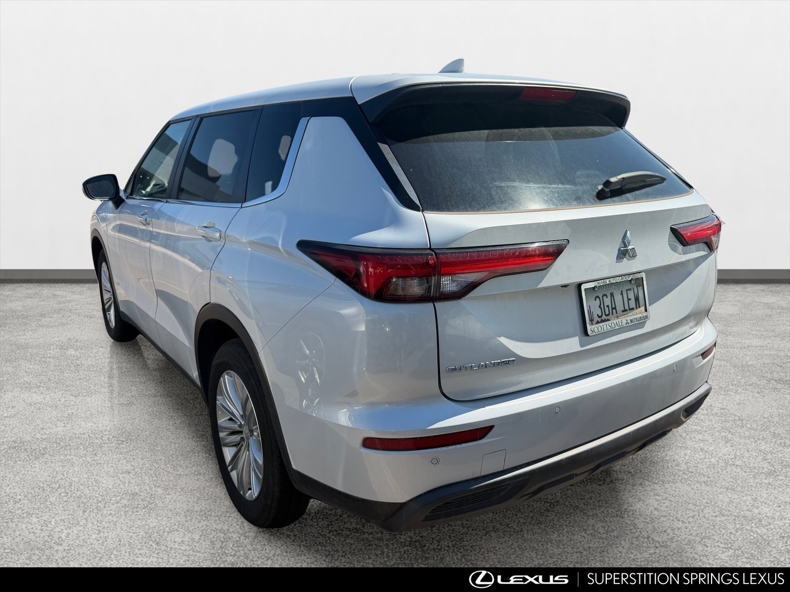 Used 2024 Mitsubishi Outlander ES FWD image 4
